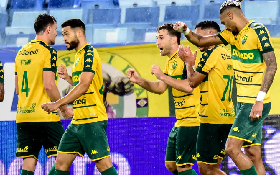Cuiabá derrota Ferroviária, segue invicto e divide liderança da Série B do Brasileirão