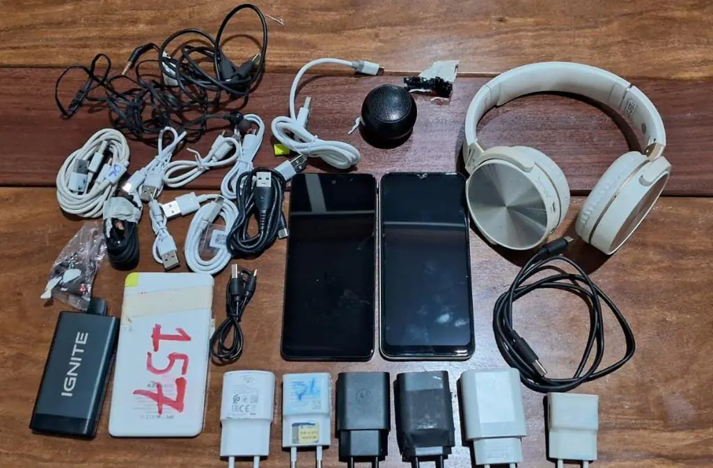 Polícia Penal apreende drogas e outros materiais ilícitos com visitantes em unidades prisional