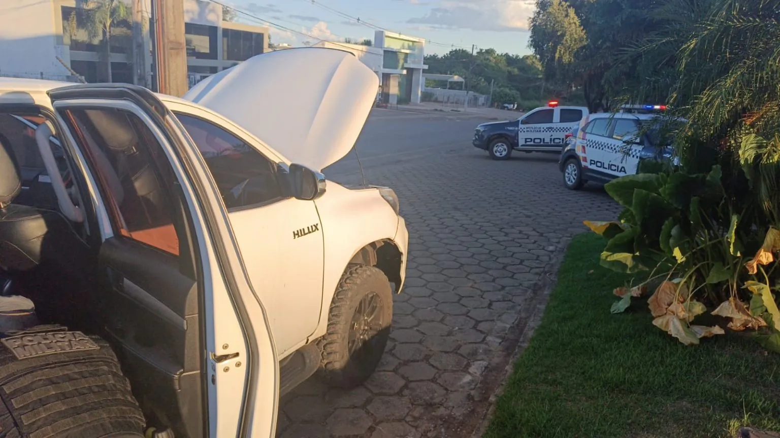 Polícia Militar recupera veículo com registro de furto após alerta da PRF e GEFRON