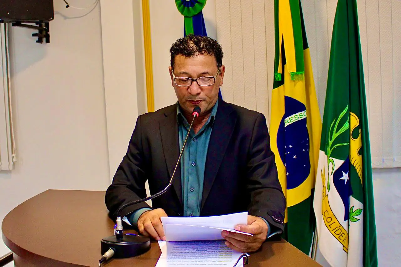Liderança e Compromisso: Vereador Carlos Enfermeiro Fortalece Parcerias em Visita ao Deputado Beto Dois a Um