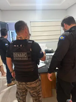 Operação prende mãe e filho por lavagem e tráfico; mandados são cumpridos