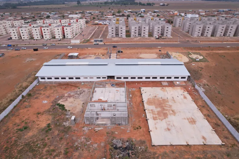 Prefeitura faz doação de terrenos para Estado construir escola no Residencial