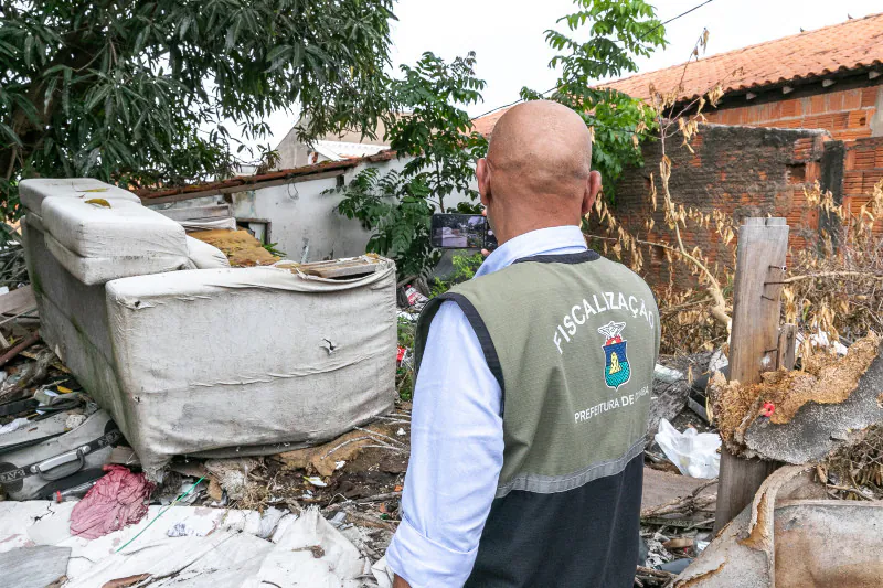 Donos de terrenos sujos têm 10 dias para realizar limpeza