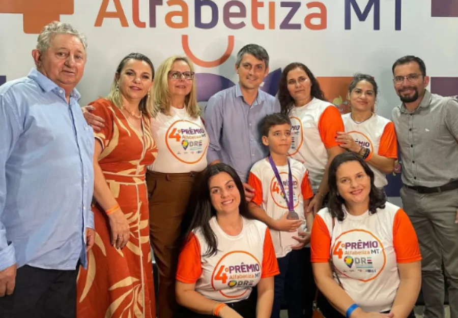 Aluno de Matupá é premiado com maior proficiência do Alfabetiza MT na região