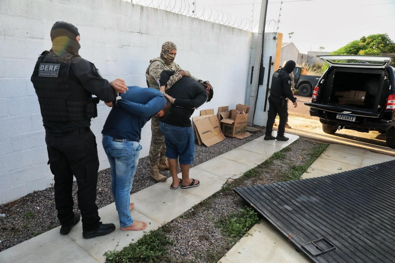 Tribunal do Crime em Sinop termina com refém resgatado e oito faccionados presos pela PM