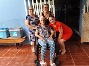 Mulher que ajudou a construir Colíder completa 90 anos no Dia das Mães e emociona pioneiros do Nortão