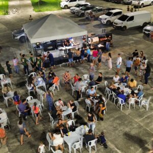 Mercado Novo Açougue conquista público com hambúrguer artesanal na Feira da Lua de Colíder