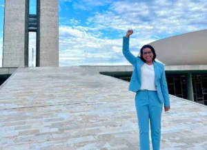 Relatora de PL, Gisela celebra sanção que obriga Voz do Brasil a divulgar rede de proteção às mulheres