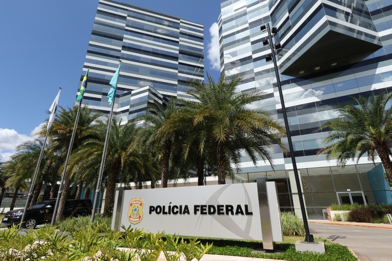 Operação da Polícia Federal envolvendo Banco Master tem repercussão nacional; senador Jaques Wagner é alvo de diligências autorizadas pelo STF