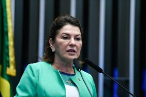 Rosana Martinelli concede entrevista ao jornalista Ed Motta e destaca trajetória política e pré-candidatura à Câmara Federal