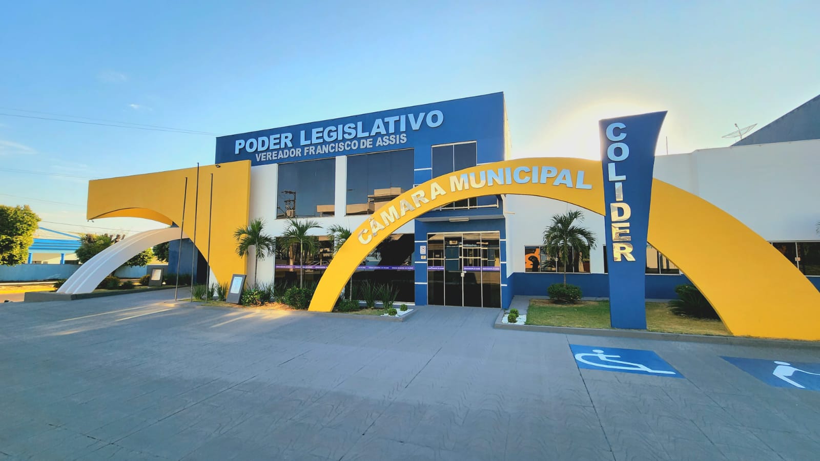 Proposta quer transformar vereadores em conselheiros sem salário em cidades com até 30 mil habitantes; veja como medida pode impactar Colíder e o Nortão de MT