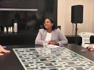 Quem veio de onde eu vim não desperdiça porta aberta’, diz Gisela sobre trajetória em encontro de mulheres