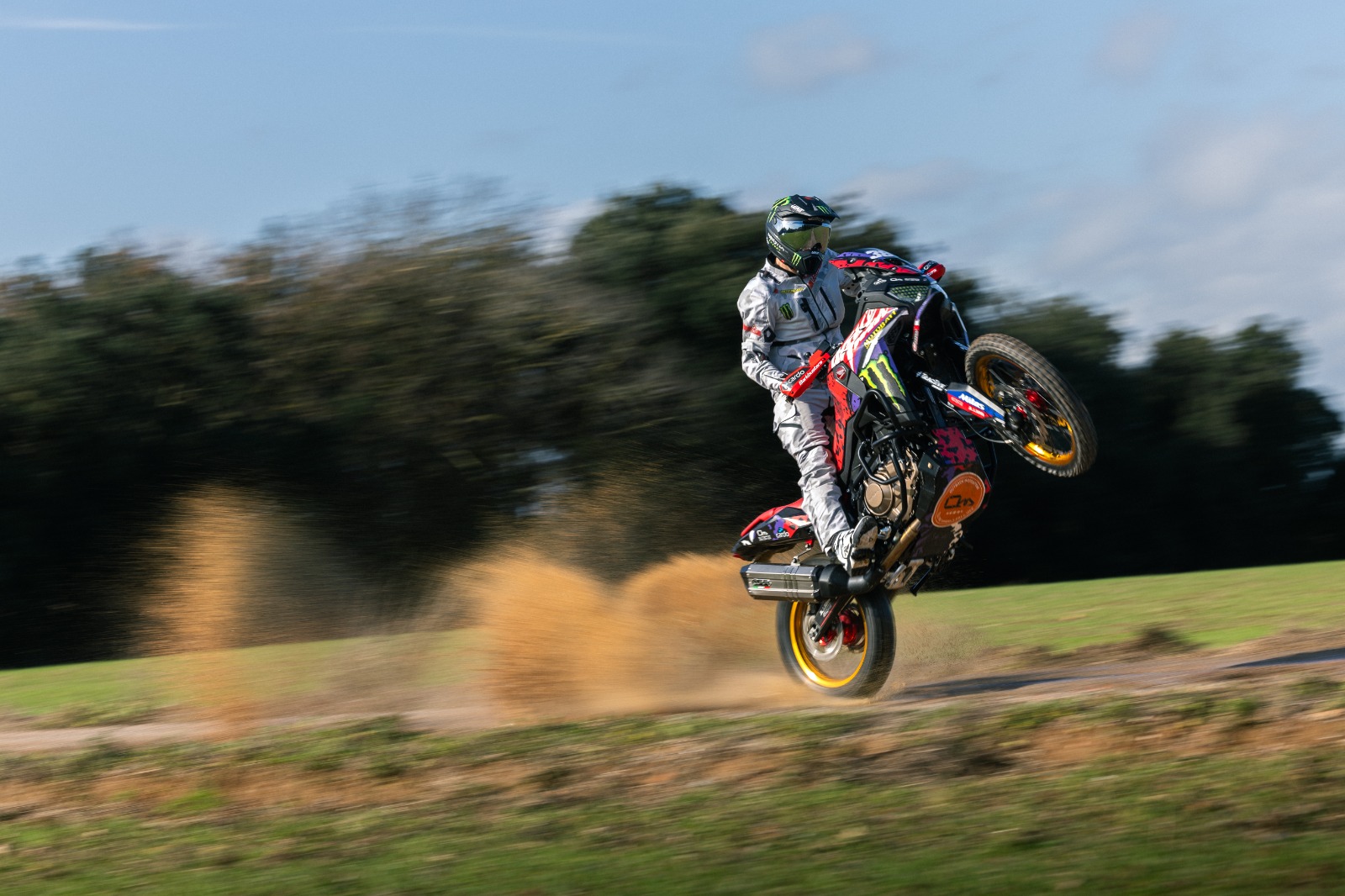 BITES Sportbay 2026 acelera em Cuiabá e transforma motos de aventura em máquinas de competição