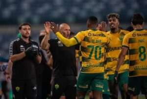 Cuiabá fica no empate com o Goiás e vê caminho para o G6 ficar mais distant
