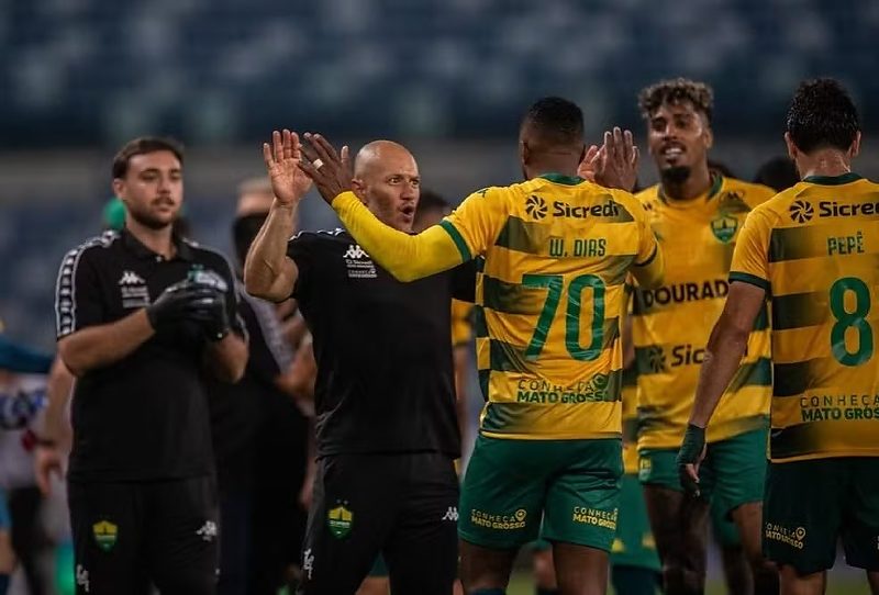 Cuiabá fica no empate com o Goiás e vê caminho para o G6 ficar mais distant