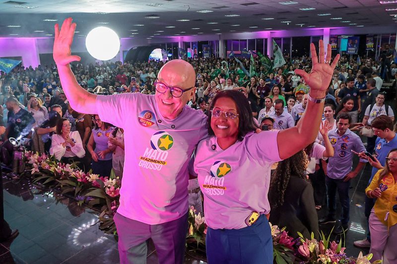 Diante de mais de 2 mil mulheres, Pivetta e Gisela prometem colocar pauta feminina no centro do próximo governo