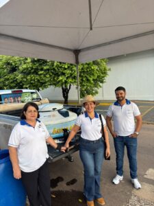 Rotary Clube de Colíder leva água, solidariedade e sorrisos ao público durante desfile de 7 de Setembro