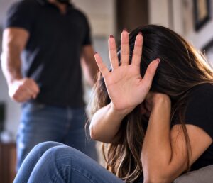 Mulher de 25 anos é agredida pelo marido e suspeito é preso em Peixoto de Azevedo