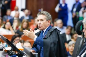PF identifica 150 saques de R$ 15,6 milhões em contas de presidente do TCE-MT