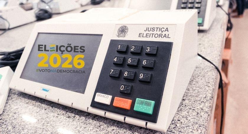 Flávio Bolsonaro teve zero voto em 106 seções eleitorais, aponta levantamento