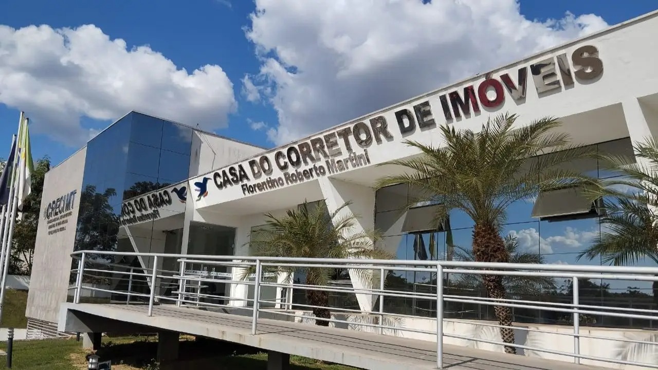 TJMT mantém por unanimidade suspensão de decreto de Abílio sobre lotes em Cuiabá