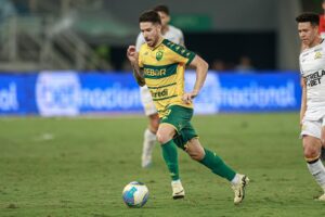 Cuiabá enfrenta Londrina e pode confirmar rebaixamento à Série C nesta terça-feira