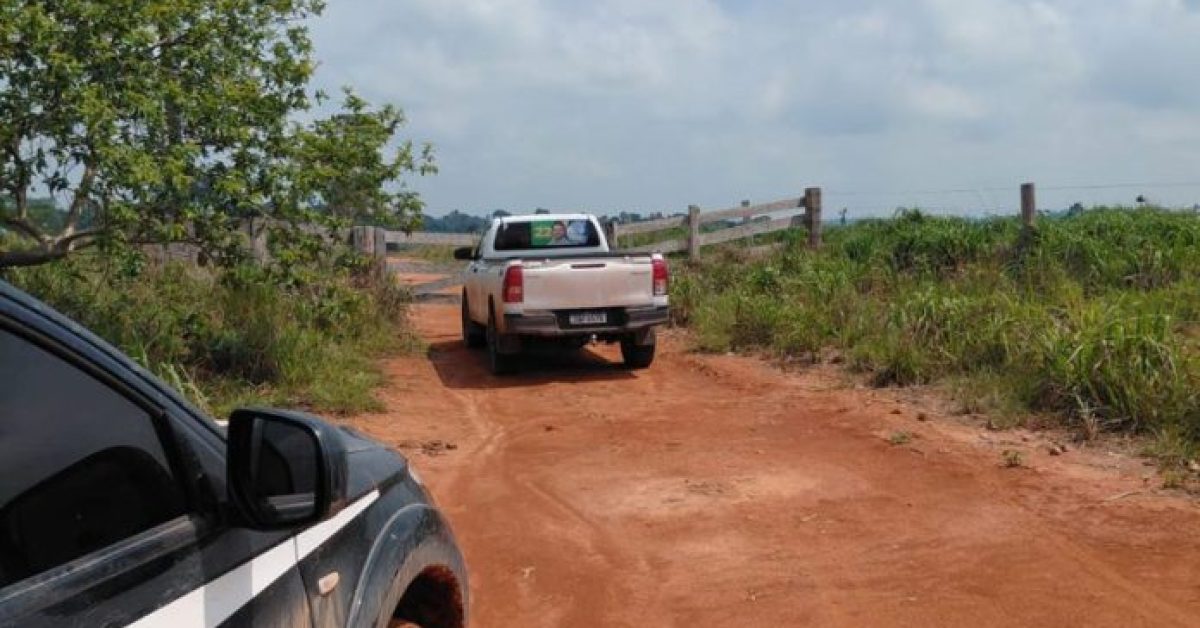 Caminhonete-foi-recuperada-em-acao-conjunta-foto-PJC-MT-696x929