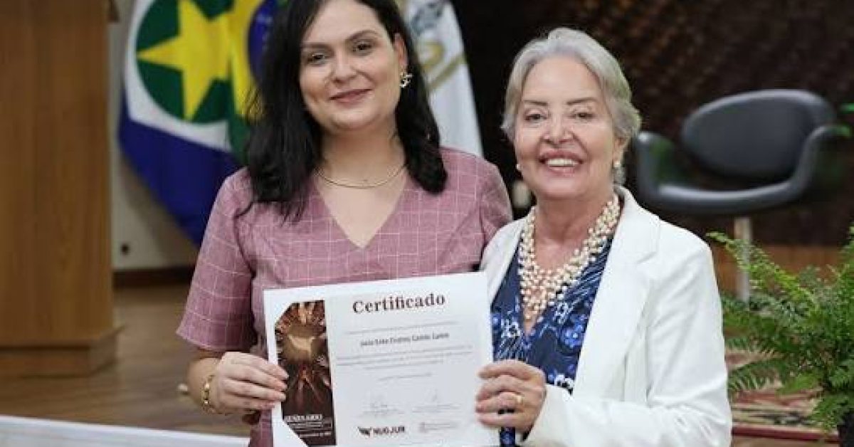 DESEMBARGADORA