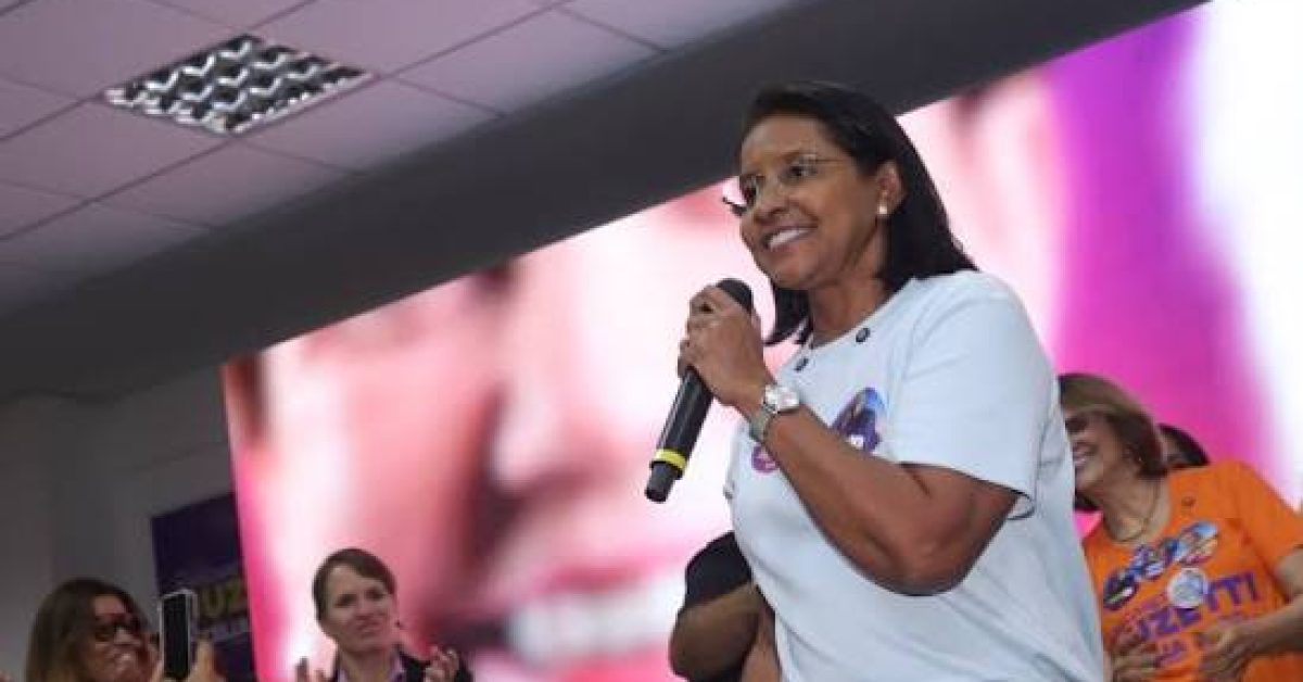 GISELA MMMMMMMMMMM