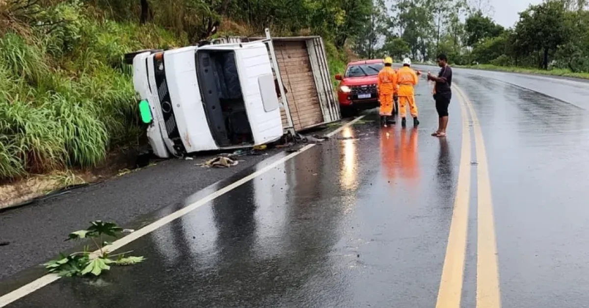 acidente-caminhao-pista-molhada-br-354-formiga-27-11-2023