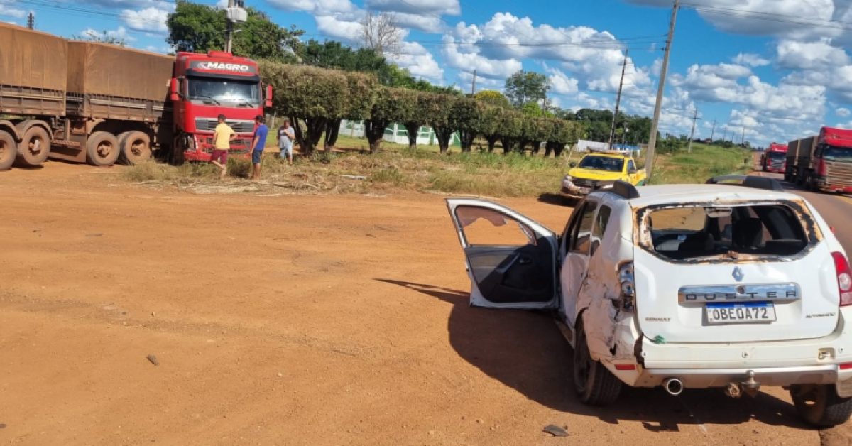 acidente-entre-duster-e-carreta-na-sexta-agrovila-deixa-condutor-ferido