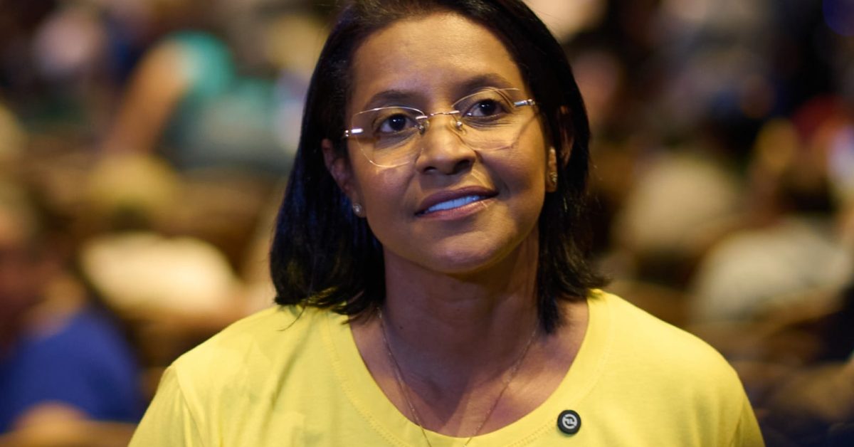 gisela amarela